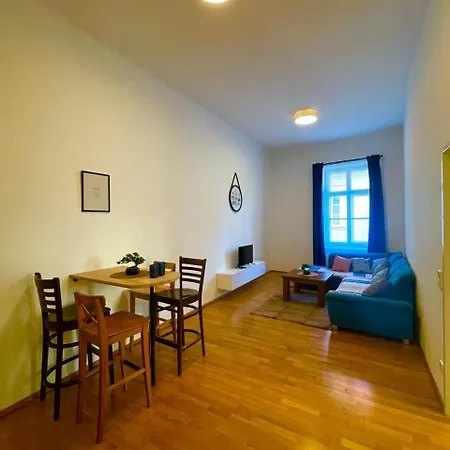 公寓 Perfect Location! Large In Klagenfurt Center 克拉根福